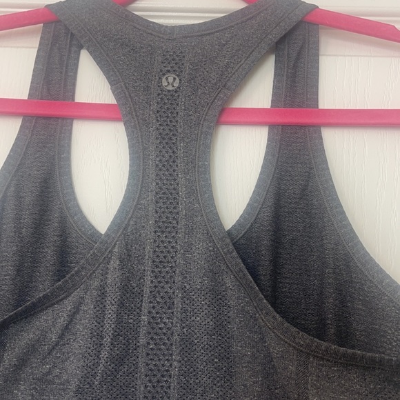Lululemon tank 10 - Picture 3 of 3